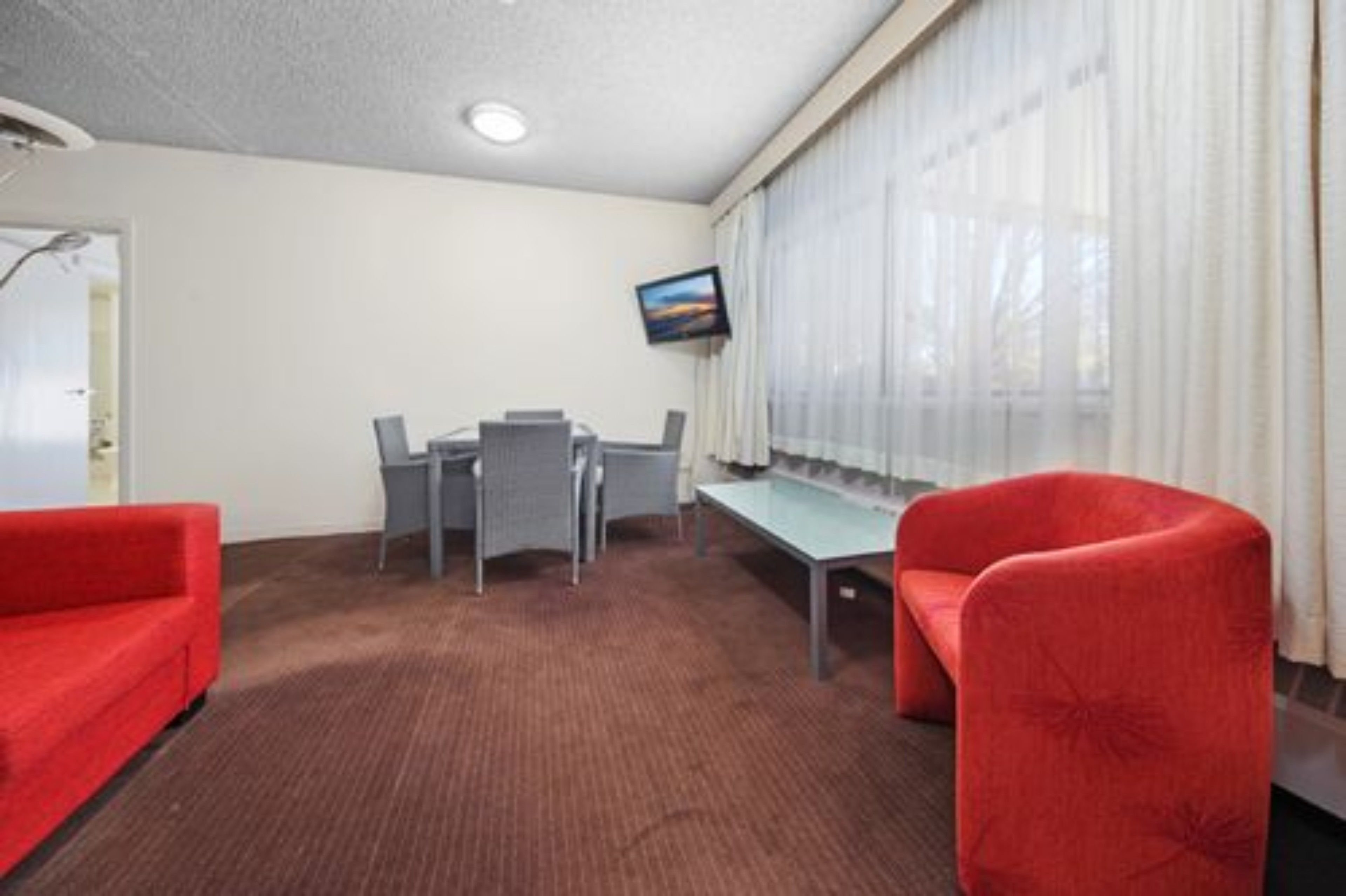 Photo - Belconnen Way Hotel & Serviced Apartments