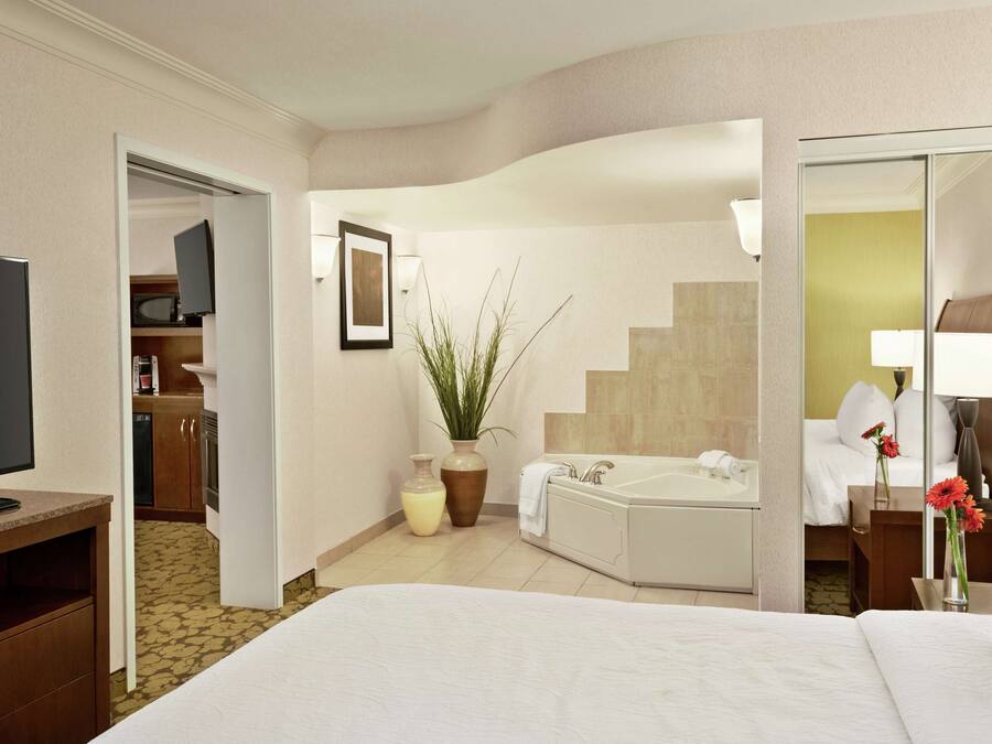 One Bedroom Suite, One King Bed, with Jetted Tub | Bathroom