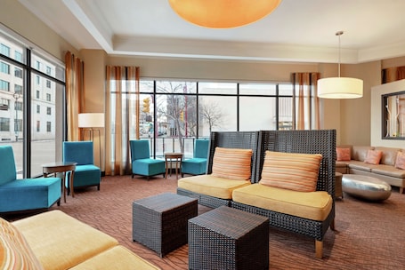 Lobby. Hilton Garden Inn Saskatoon Downtown