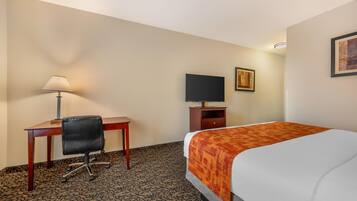 Standard Room, 1 King Bed, Non Smoking, Refrigerator & Microwave | Desk, blackout drapes, iron/ironing board, free WiFi