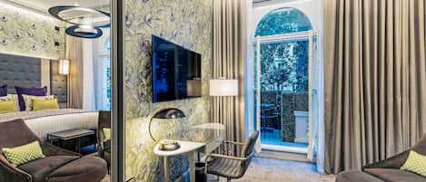 Junior Suite, 1 King Bed with Sofa bed | Minibar, in-room safe, individually decorated, individually furnished