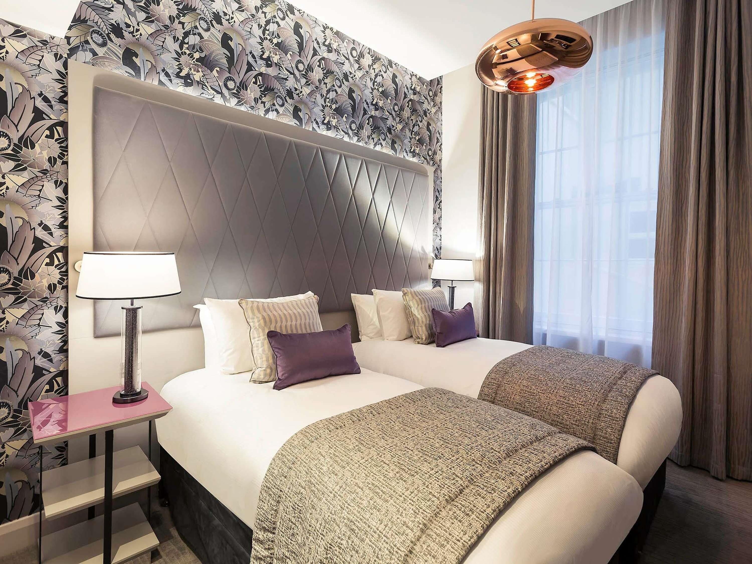 Standard Twin Room, 2 Twin Beds | Minibar, in-room safe, desk, laptop workspace