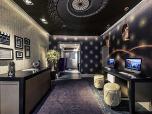 Trung tâm hành chính, văn phòng