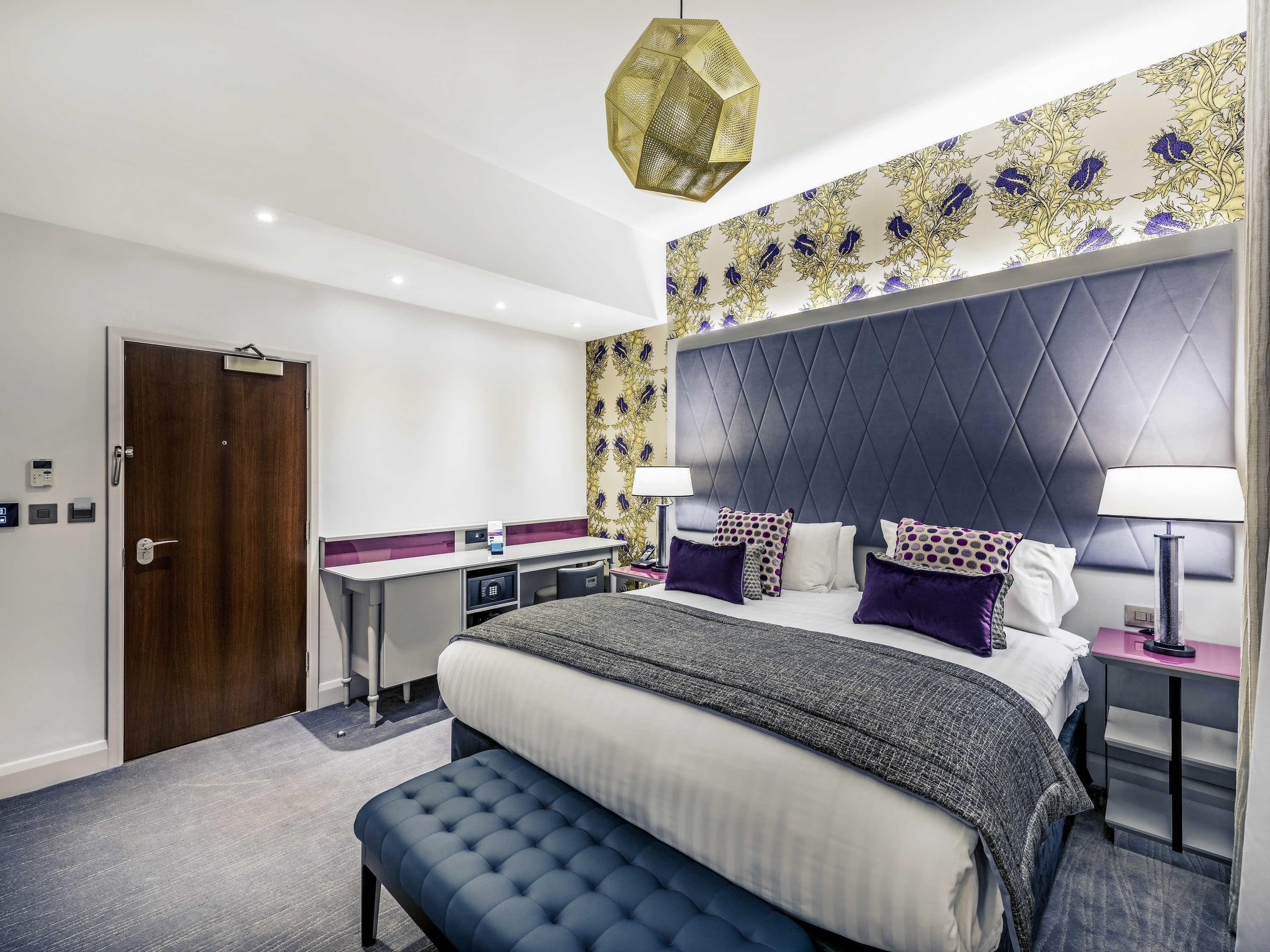 Superior Twin Room | Minibar, in-room safe, desk, laptop workspace