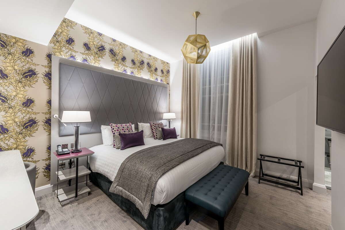 Kamar Twin Superior | Minibar, brankas, meja kerja, dan ruang kerja ramah laptop