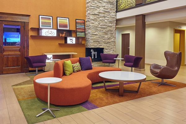 Lobby-lounge