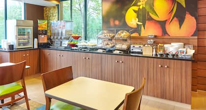 Fairfield Inn & Suites by Marriott Lombard