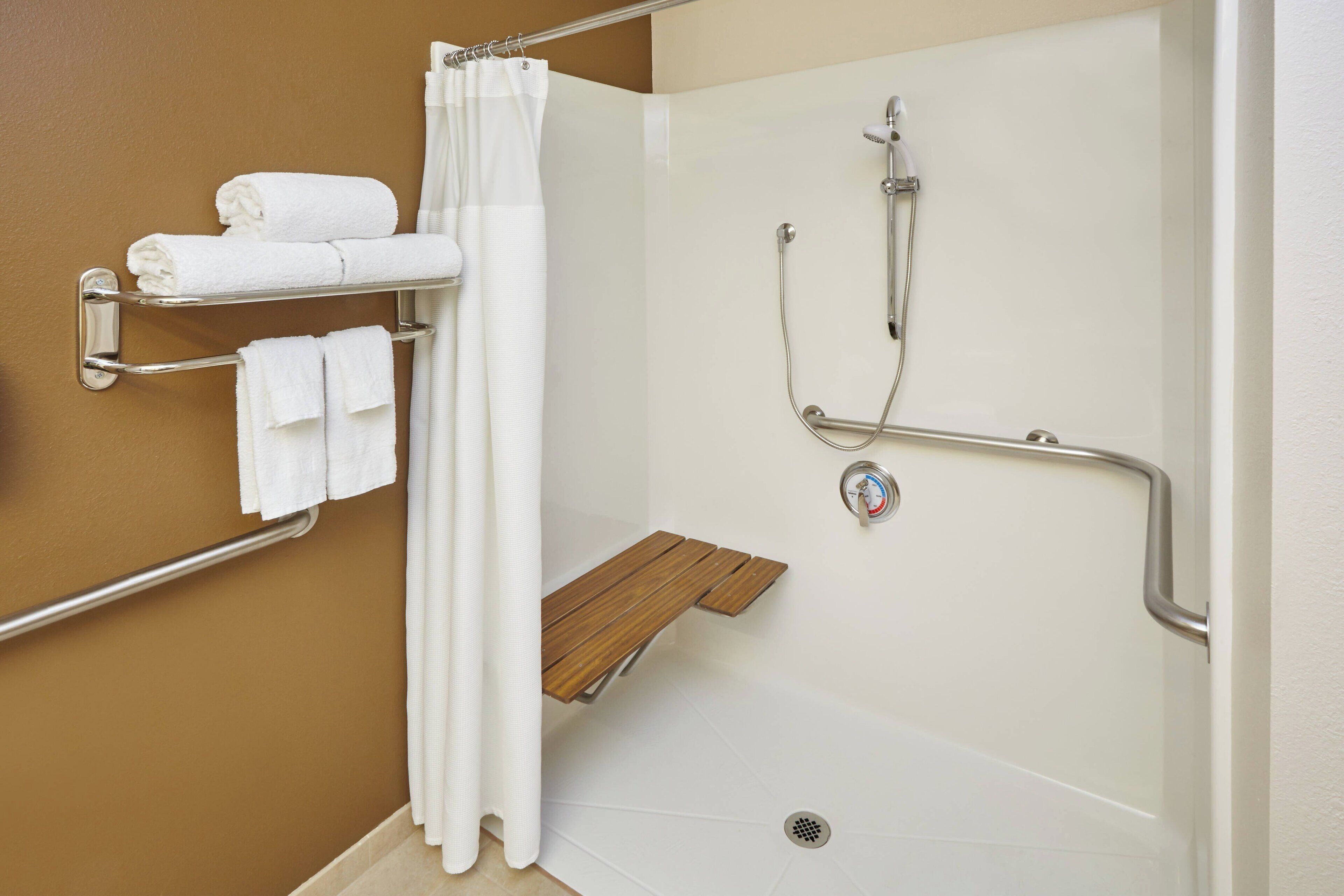 combined shower/bathtub, free toiletries, hair dryer, towels
