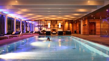 2 indoor pools, outdoor pool, open 7:00 AM to 9:00 PM, pool loungers