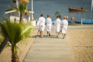 On the beach, beach volleyball, sailing - Stenungsbaden Yacht Club (Stenungsund)