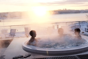 Baignoire à remous extérieure