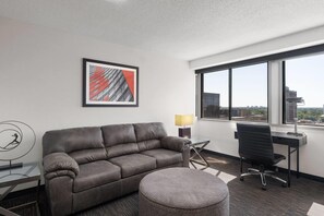 Presidential-Suite, 1 Schlafzimmer, Nichtraucher | Zimmersafe, Schreibtisch, laptopgeeigneter Arbeitsplatz