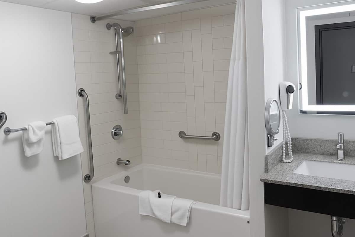 Superior Room, 1 Queen Bed, Mobility Accessible (Bathtub with Grab Bars) | Bathroom | Combined shower/tub, rainfall showerhead, free toiletries, hair dryer