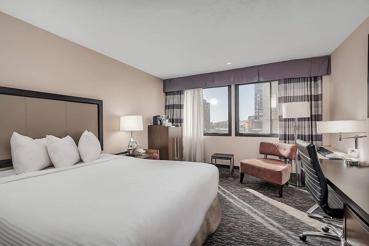 Room, 1 King Bed, Non Smoking, Corner | In-room safe, desk, laptop workspace, blackout drapes