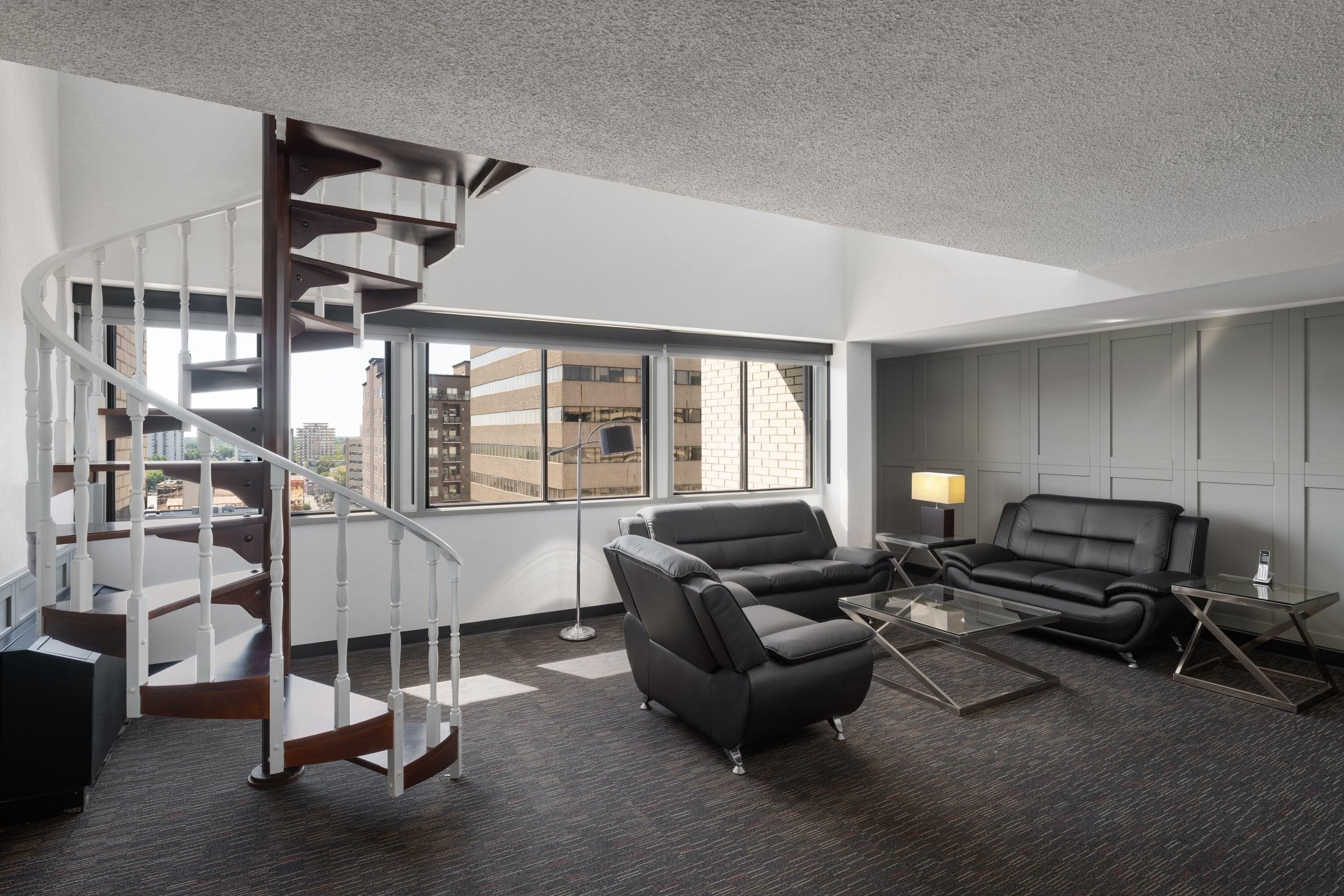 Suite presidencial, 1 habitación, para no fumadores | Caja de seguridad en la habitación y escritorio 
