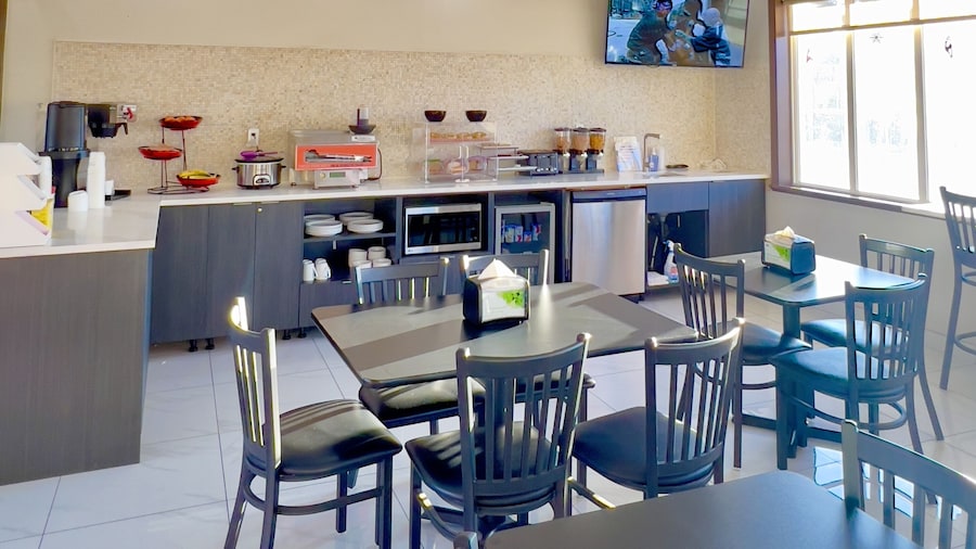 Ramada by Wyndham Quesnel