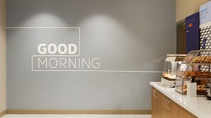 Free continental breakfast on weekends  - Holiday Inn Express & Suites Chatsworth by IHG (Chatsworth)