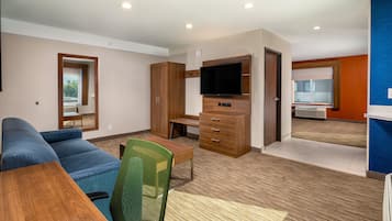 Suíte, acessível, para não fumantes (Mobility Tub) | Roupas de cama premium, cofres nos quartos, escrivaninha