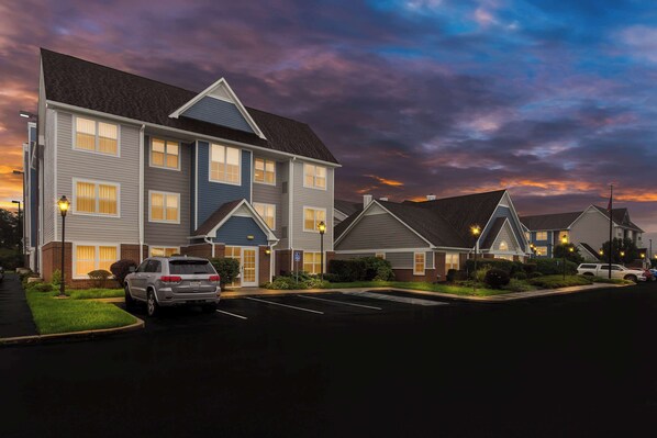 Self-parking (surcharge) 5 per night