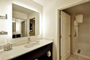 Combined shower/tub, deep soaking tub, free toiletries, hair dryer