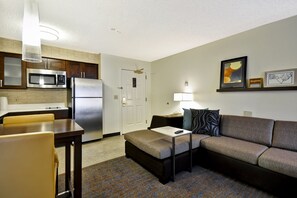 LED TV, pay films - Residence Inn by Marriott Jacksonville Airport (Jacksonville)