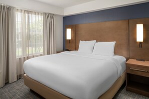 Premium bedding, pillowtop beds, in-room safe, individually furnished - Residence Inn by Marriott Orlando East/UCF Area (Orlando)