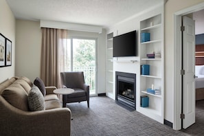 Executive Suite, 1 King Bed with Sofa bed | Living room - Residence Inn By Marriott Raleigh Crabtree (Raleigh)