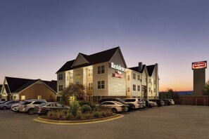 A Marriott Residence Inn with multiple parking spaces and a landscaped area in front. - Residence Inn by Marriott Scranton (Scranton)