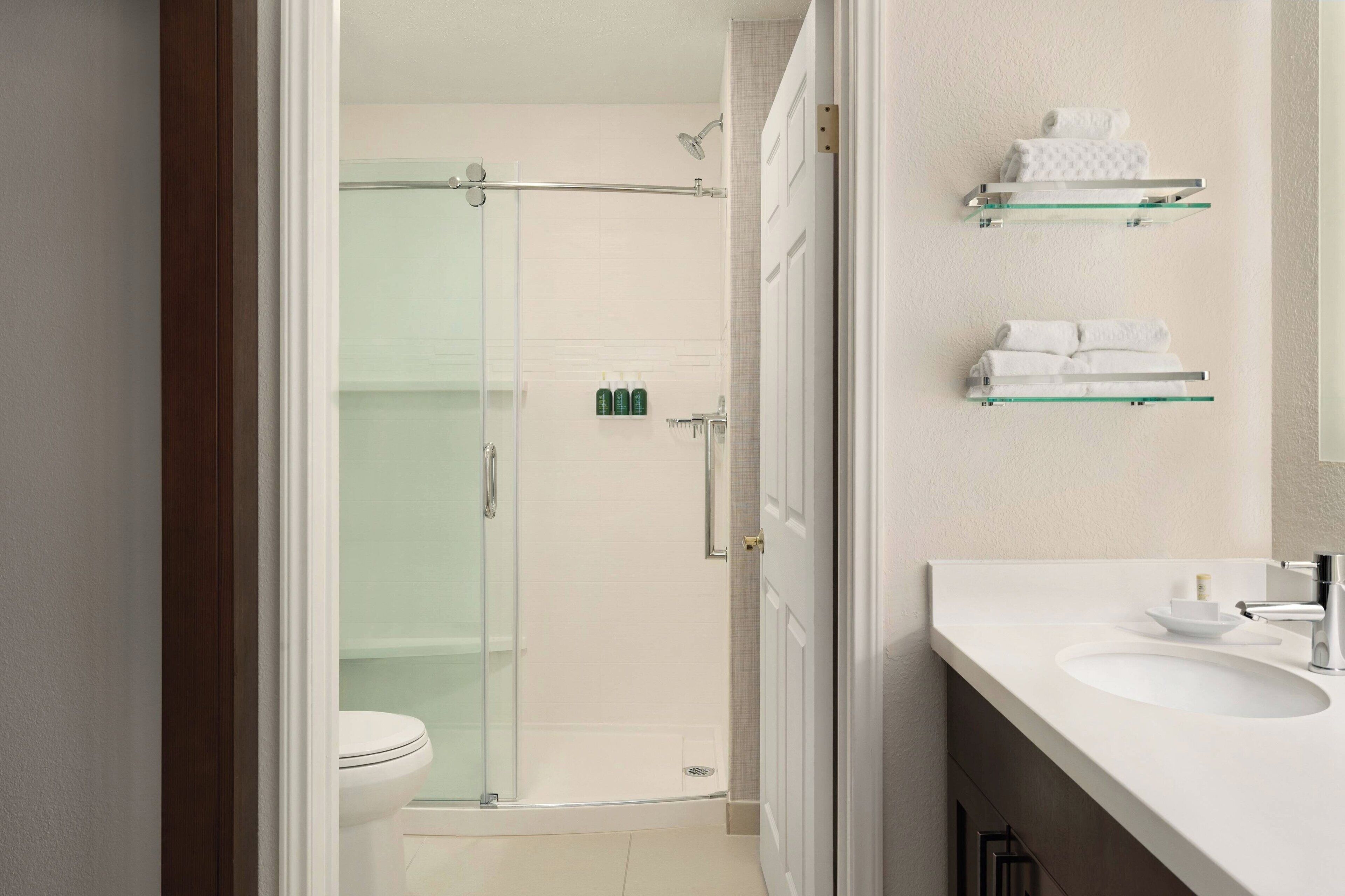 combined shower/bathtub, free toiletries, hair dryer, towels