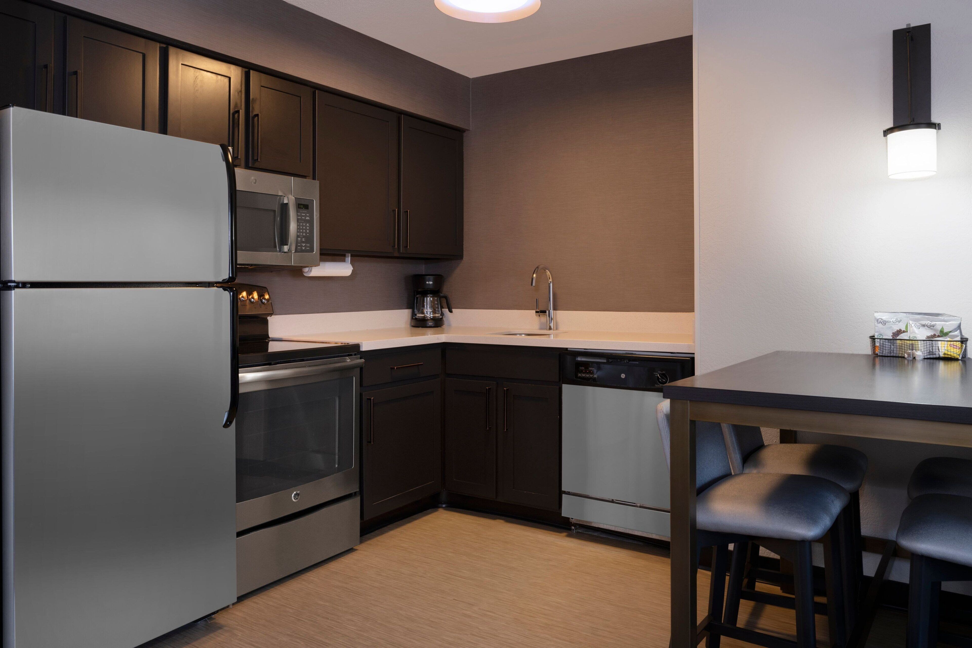 fridge, microwave, stovetop, dishwasher