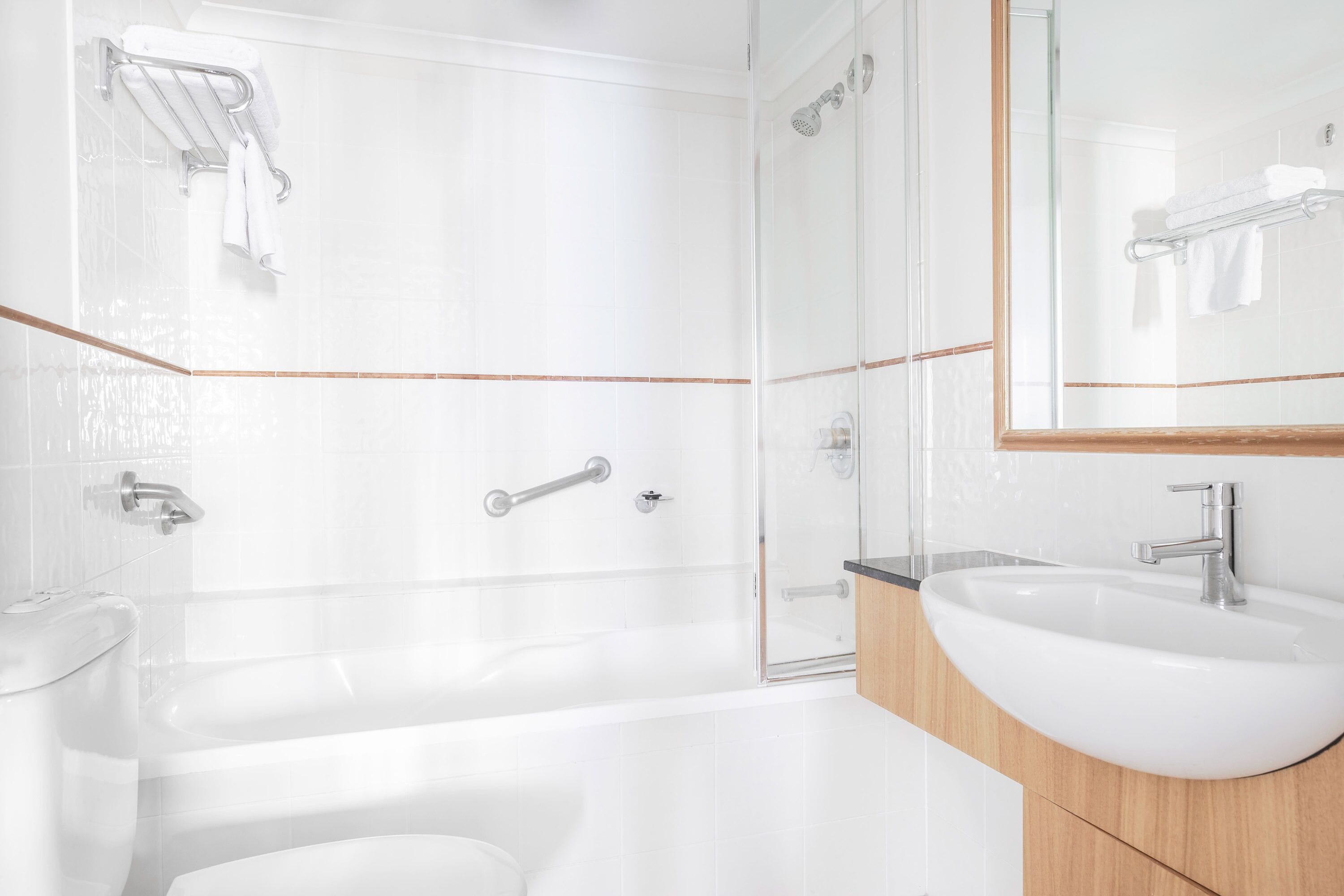 combined shower/bathtub, free toiletries, hair dryer, towels