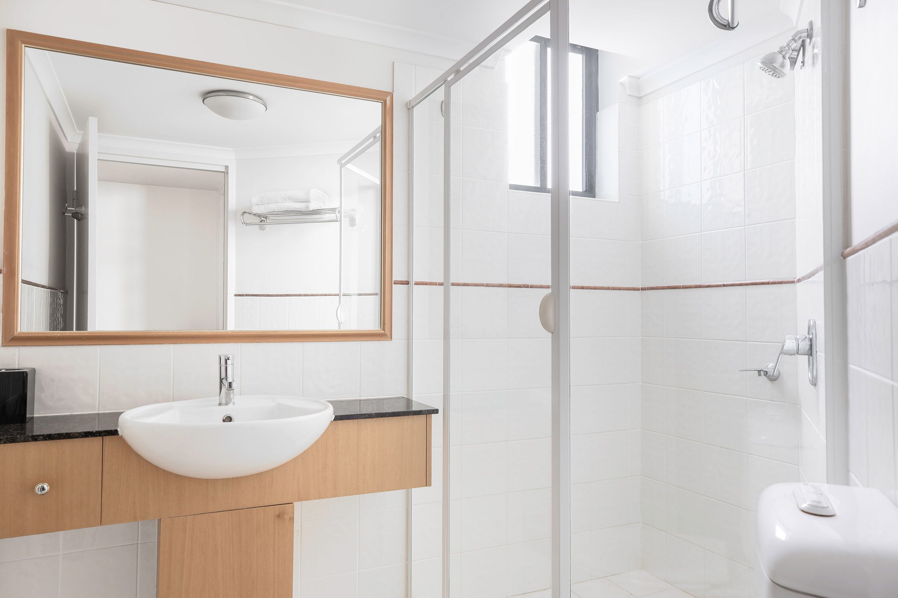 combined shower/bathtub, free toiletries, hair dryer, towels