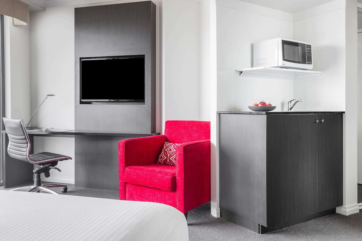 2 chambres, coffres-forts dans les chambres, ameublement personnalisé