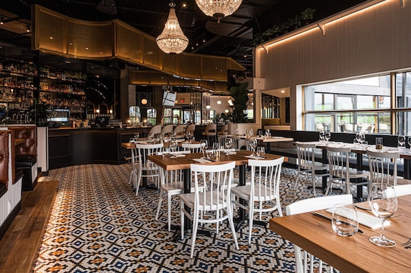 Lunch and dinner served, French cuisine