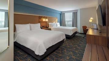 Allergitestet sengetøy, senger med overmadrass og skrivebord