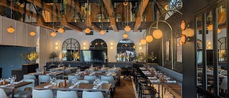 Lunch and dinner served, French cuisine