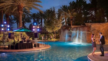 Seasonal outdoor pool, open 9:00 AM to 6:00 PM, cabanas (surcharge)