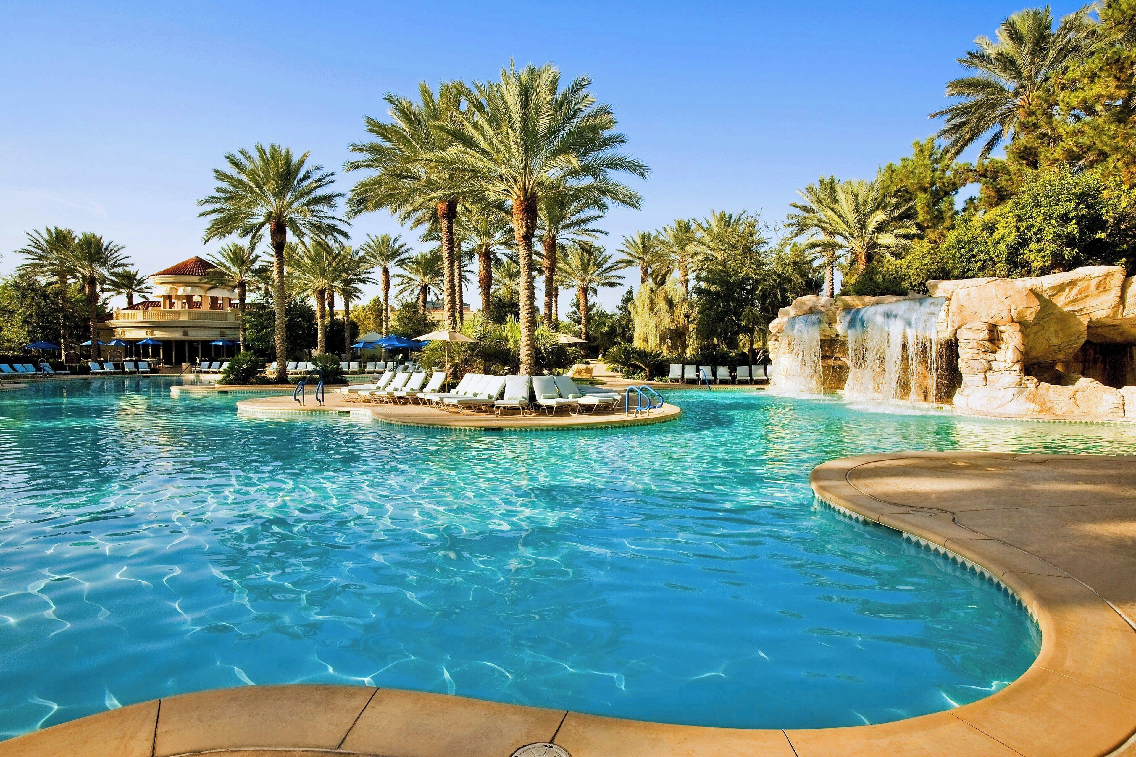 seasonal outdoor pool, open 9:00 am to 6:00 pm, pool cabanas (surcharge)