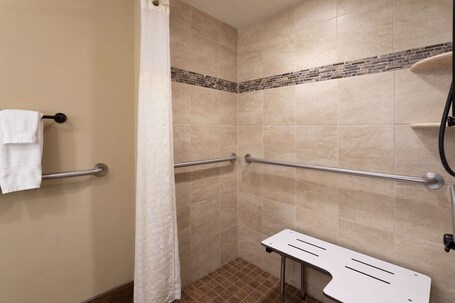La Quinta Inn Suites by Wyndham Pigeon Forge - Image 63