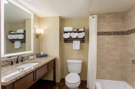 La Quinta Inn Suites by Wyndham Pigeon Forge - Image 46