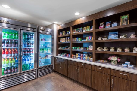 La Quinta Inn Suites by Wyndham Pigeon Forge - Image 31