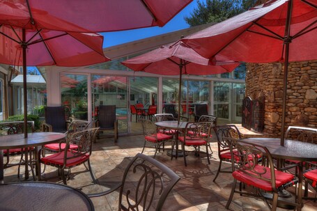 La Quinta Inn Suites by Wyndham Pigeon Forge - Image 21