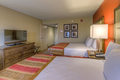 La Quinta Inn Suites by Wyndham Pigeon Forge - Image 59