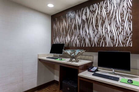 La Quinta Inn Suites by Wyndham Pigeon Forge - Image 30