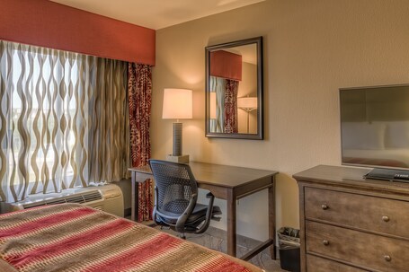 La Quinta Inn Suites by Wyndham Pigeon Forge - Image 61