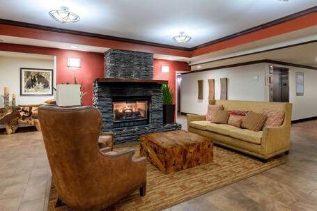 La Quinta Inn Suites by Wyndham Pigeon Forge - Image 33