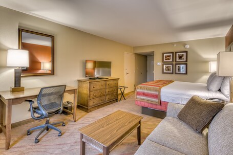 La Quinta Inn Suites by Wyndham Pigeon Forge - Image 14
