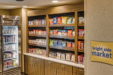 La Quinta Inn Suites by Wyndham Pigeon Forge - Image 32