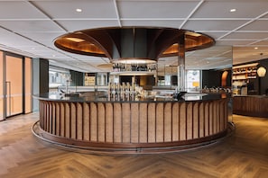 雞尾酒酒吧、露天餐廳、每日營業