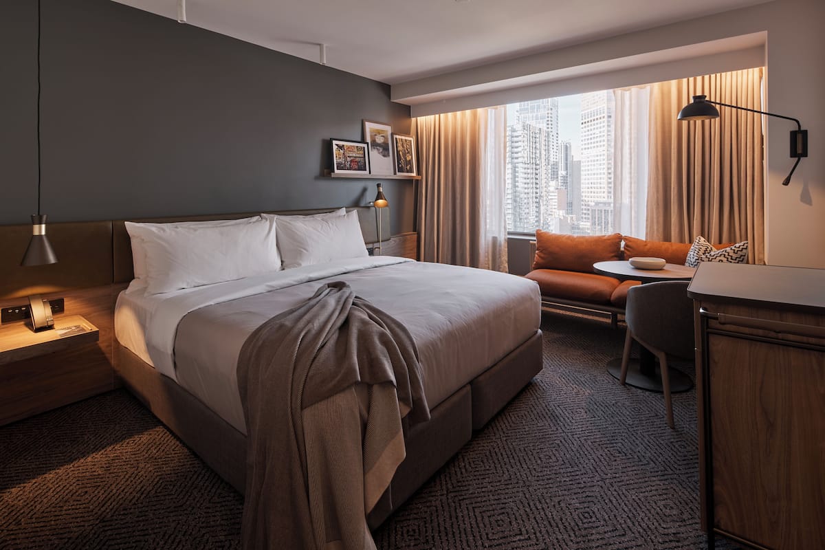 Rydges Deluxe King Room | City view